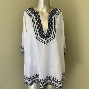 TBags Los Angeles Top Embroidered White Black Swim Beach Cover